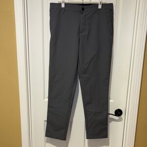 Banana Republic Men's Flat Front Charcoal Chinos. EUC.